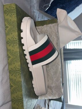Gucci White Slide Sandals with Red and Green Web Stripe